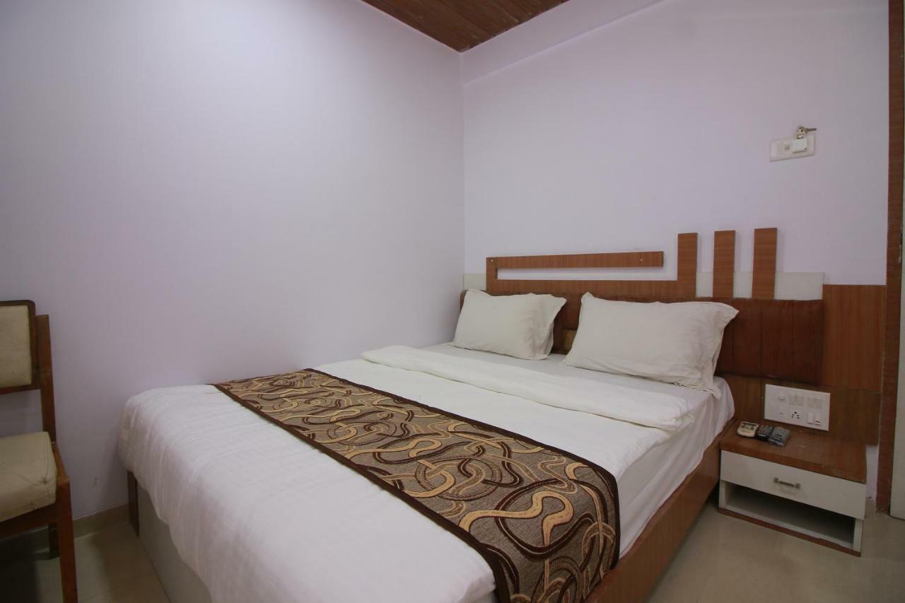 Hotel Apex Нави Мумбаи Экстерьер фото